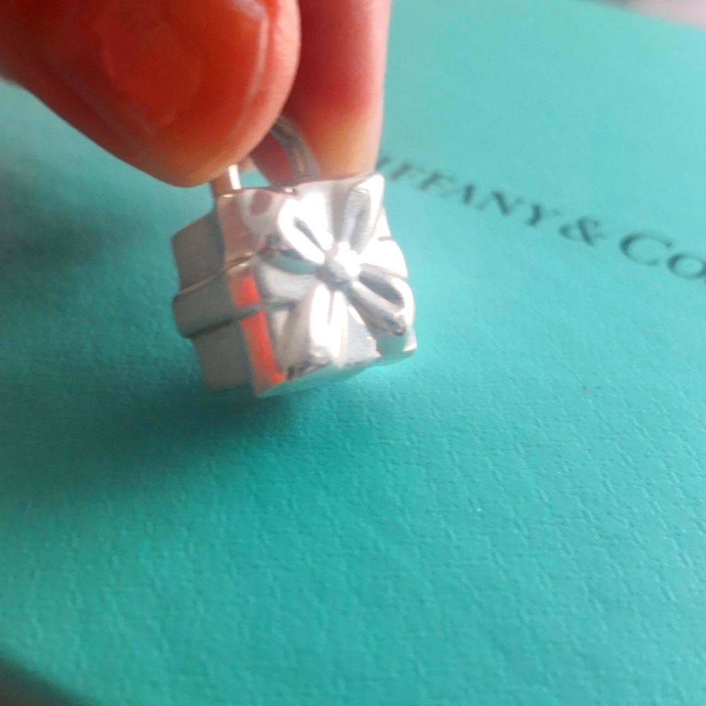 ❣️ Pendant charm Silver Gift 🎁 boxTiffany & Co Silver Gift Padlock Charm Penda